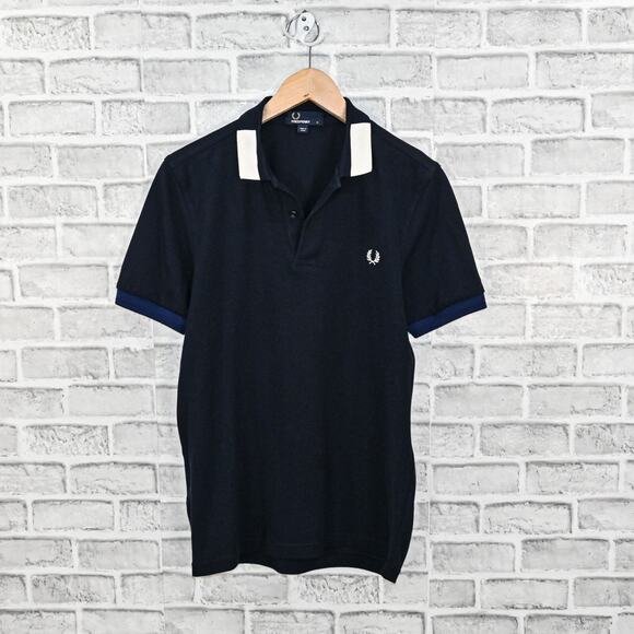 Fred Perry Men's Block Tipped Polo shirt in Navy Blue Cotton size Small - Picture 1 of 8